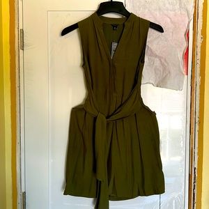 Fit flare V-neck sleeveless dress